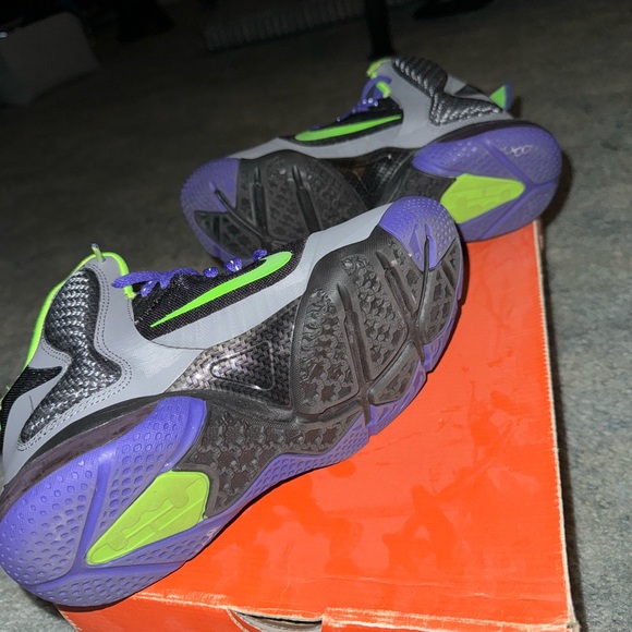 Lebron 9 - Picture 4 of 5